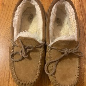 Ugg Kids Dakota Slippers in Chestnut